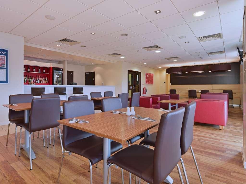 Travelodge High Wycombe Central Nhà hàng bức ảnh