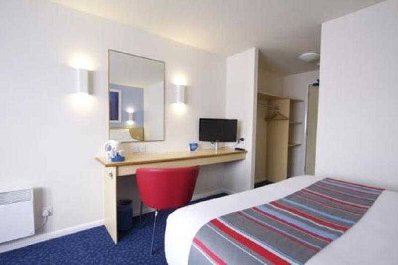 Travelodge High Wycombe Central Ngoại thất bức ảnh